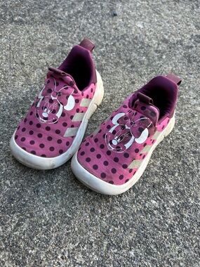 Kids Minnie Mouse Slip-On Sneakers in Purple Polka Dot